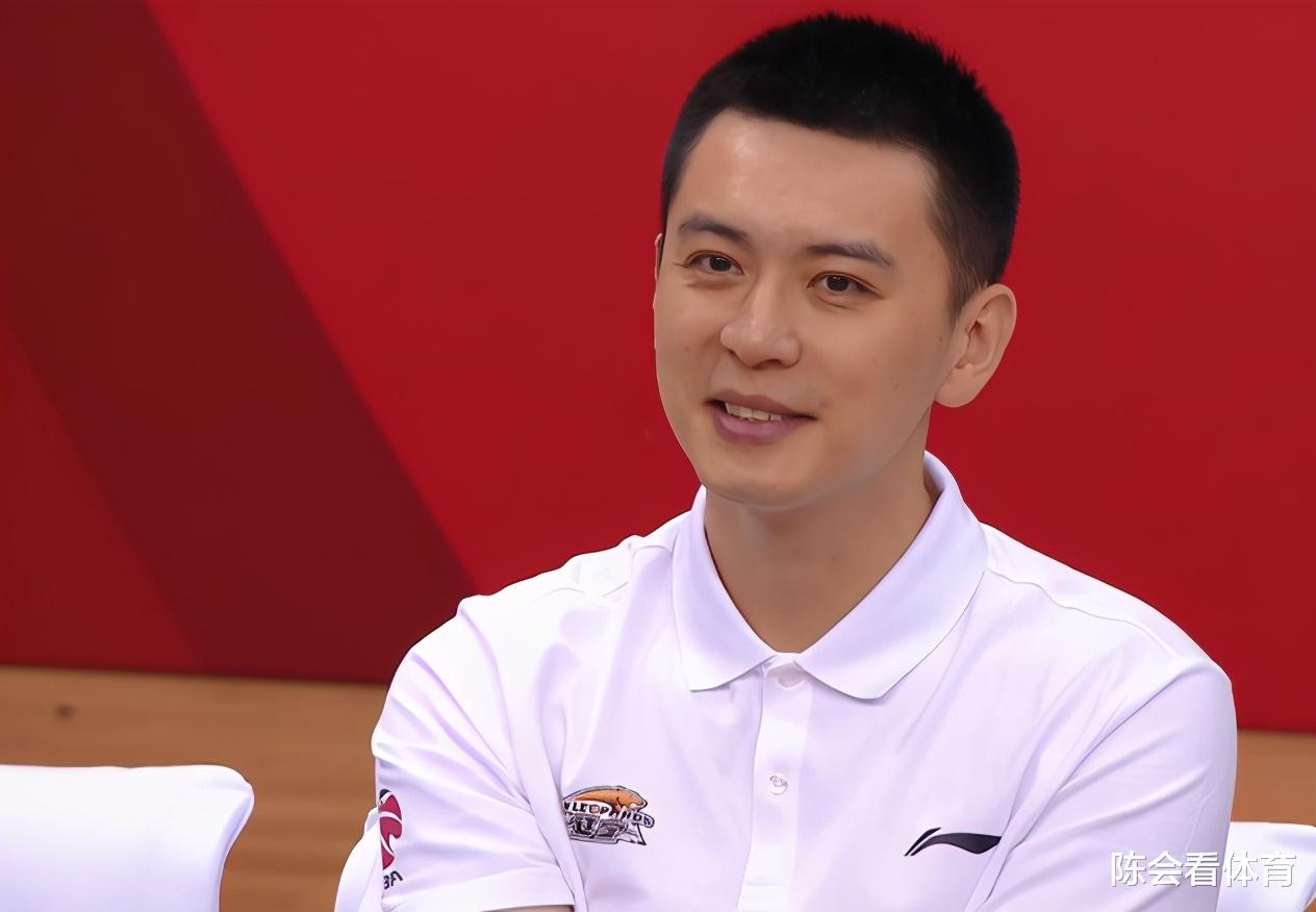 遼寧男籃楊鳴的最新動態,籃球魂與小巷美食的奇遇