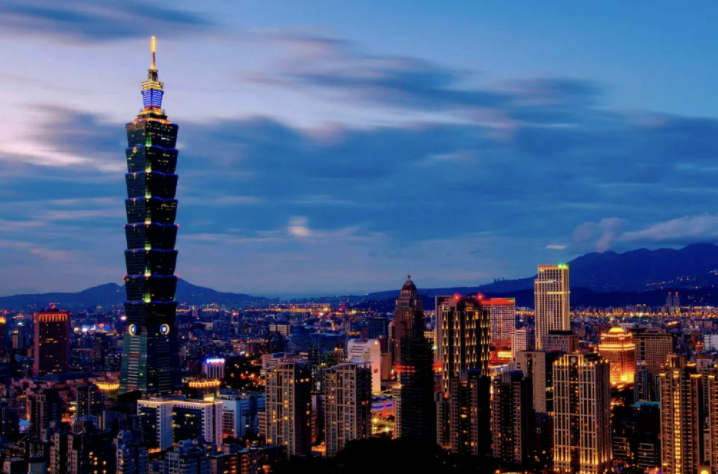 臺中市最新民調揭示，城市之聲與溫馨日常的民意動向