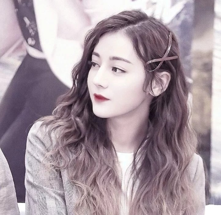 熱巴最新照片頭像與小巷深處的特色小店探索